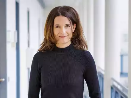 Carola Conze ab 1. Juli stellvertretende NDR Programmbereichsleiterin Gesellschaft - Foto: NDR/Christian Spielmann / Weiterer Text über ots und www.presseportal.de/nr/6561 / Die Verwendung dieses Bildes für redaktionelle Zwecke ist unter Beachtung aller mitgeteilten Nutzungsbedingungen zulässig und dann auch honorarfrei. Veröffentlichung aussch