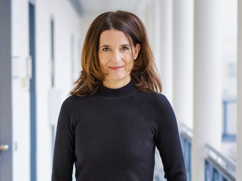 Carola Conze ab 1. Juli stellvertretende NDR Programmbereichsleiterin Gesellschaft - Foto: NDR/Christian Spielmann / Weiterer Text über ots und www.presseportal.de/nr/6561 / Die Verwendung dieses Bildes für redaktionelle Zwecke ist unter Beachtung aller mitgeteilten Nutzungsbedingungen zulässig und dann auch honorarfrei. Veröffentlichung aussch