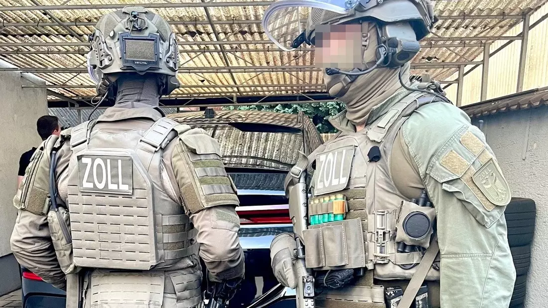 ZOLL-F: Zollfahndung Frankfurt am Main: Unerlaubte Ausfuhr nach Russland in Millionenhöhe aufgedeckt - Bild: presseportal.de