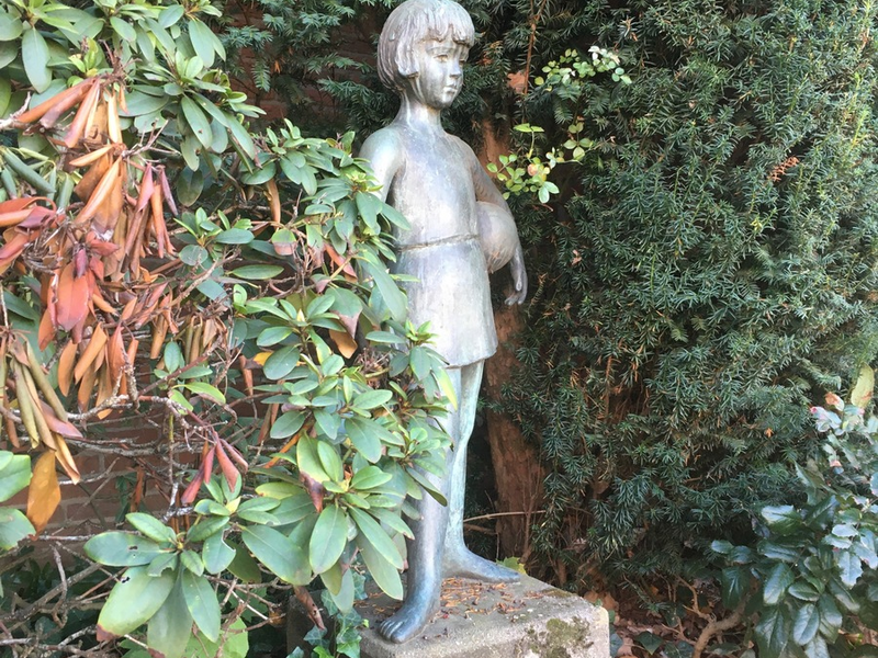 POL-ME: Bronzeskulptur vor Bürgerhaus entwendet - die Polizei ermittelt - Monheim am Rhein - 2406099 - Foto: presseportal.de