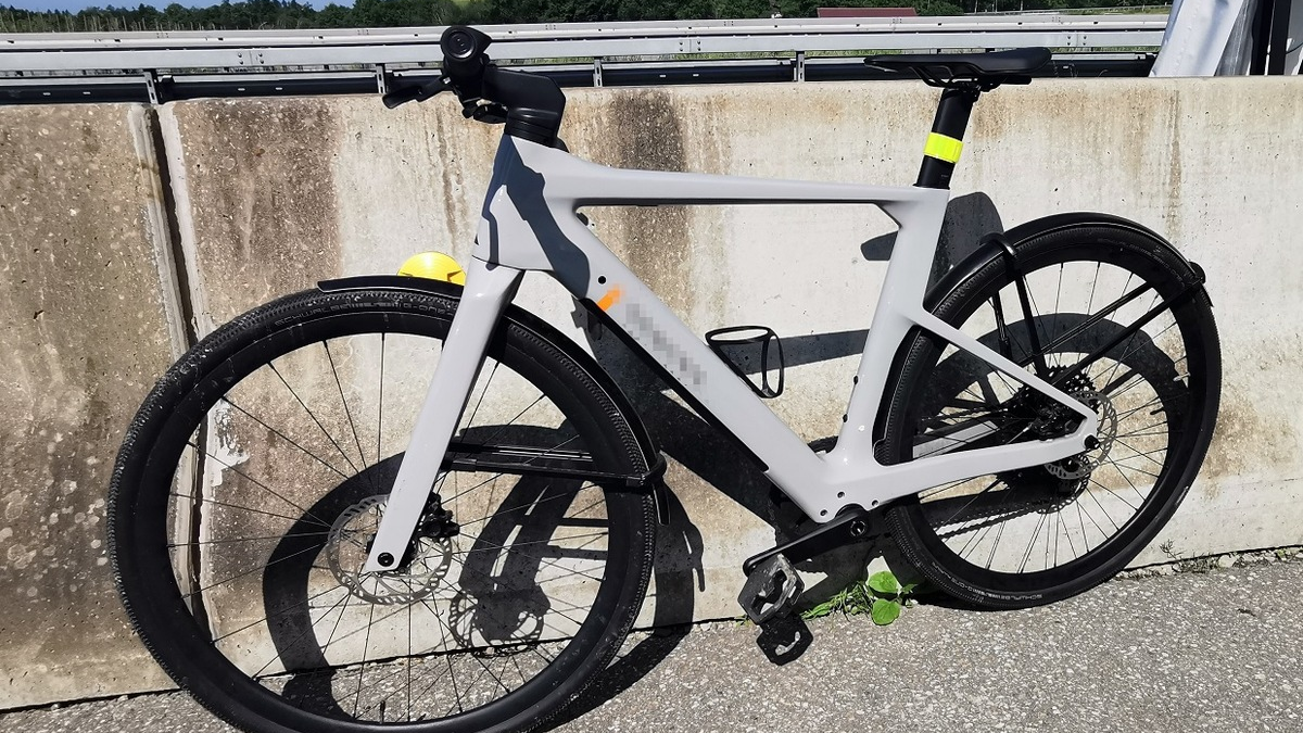 HZA-UL: Zoll erwischt Bulgaren beim Schmuggel von hochwertigen E-Bikes - Foto: presseportal.de