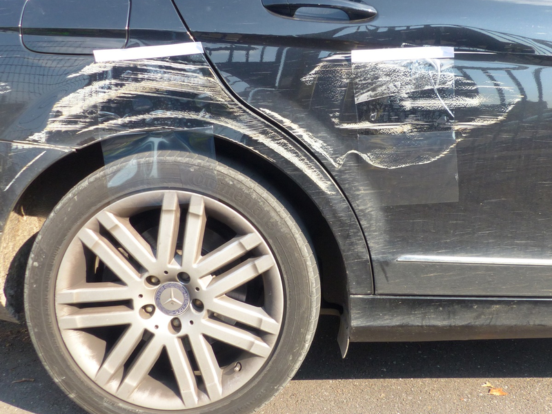 POL-GM: Unfallflucht auf Wanderparkplatz - Foto: presseportal.de