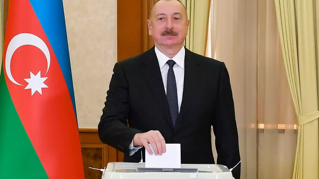 Der amtierende aserbaidschanische Präsident: Ilham Aliyev. - Bild: Vugar Amrullaev/AZERTAC/AP/dpa
