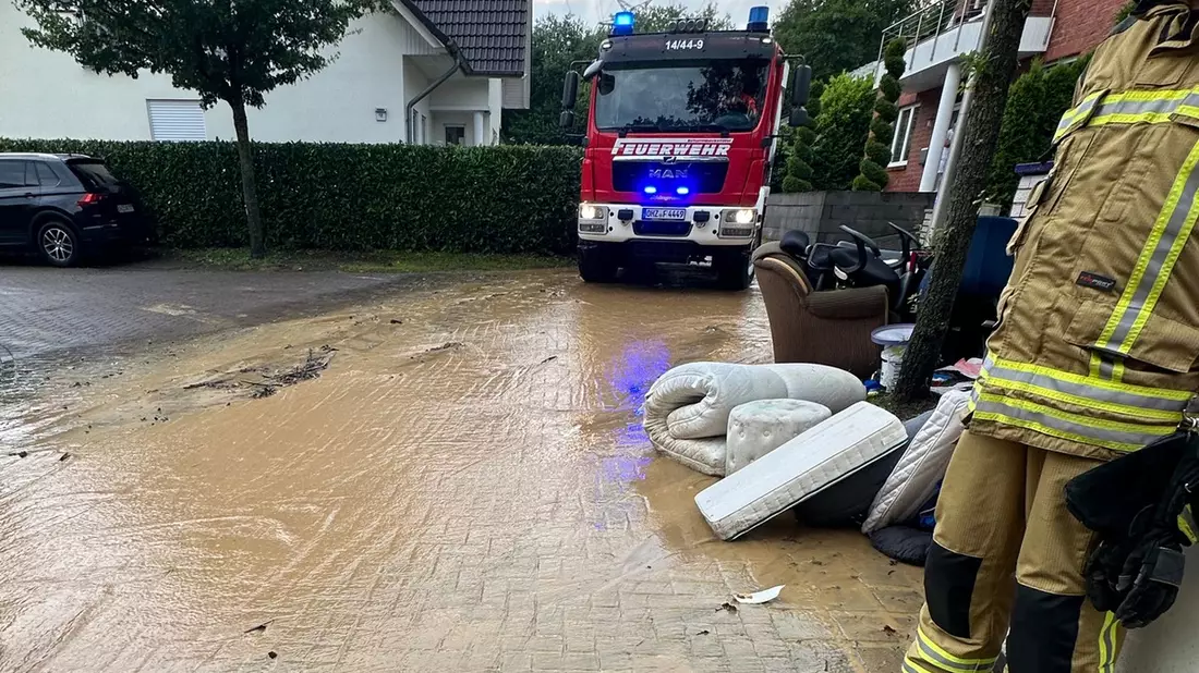 FW Osterholz-Scharm.: Starkregenlage - Bild: presseportal.de
