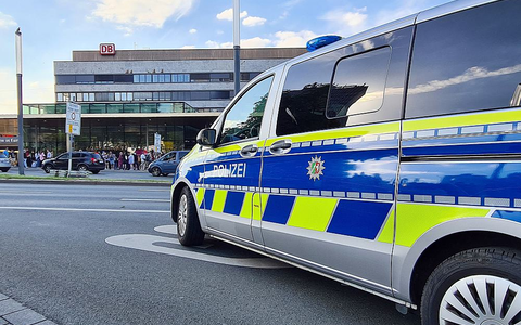 Polizei vor Essener Hauptbahnhof am 28.06.2024 - Foto: über dts Nachrichtenagentur