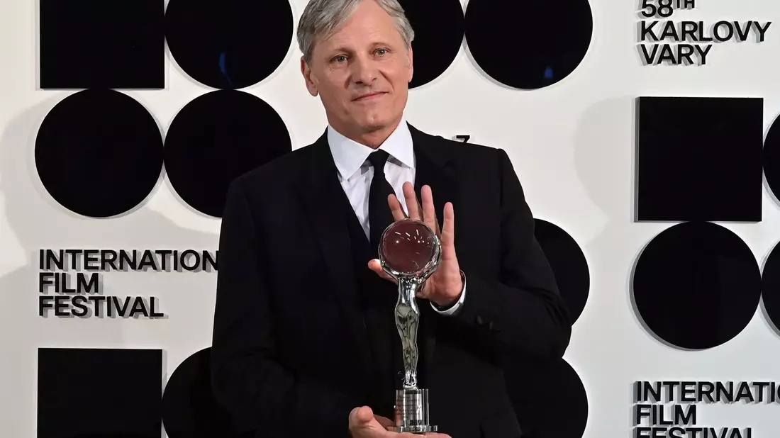 Das internationale Filmfestival in Karlsbad wurde mit einer Auszeichnung für Viggo Mortensen eröffnet. - Bild: Slavomir Kubes/CTK/AP/dpa