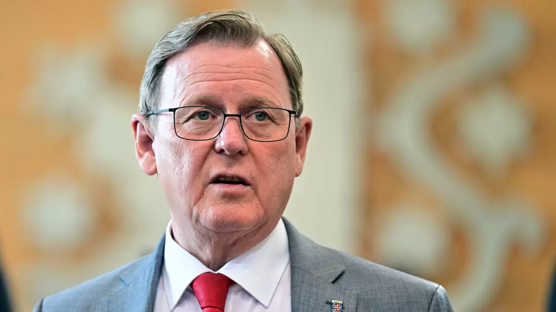 Bodo Ramelow fordert ein Sondervermögen von 100 Milliarden Euro für die Modernisierung der Bahn. - Bild: Martin Schutt/dpa
