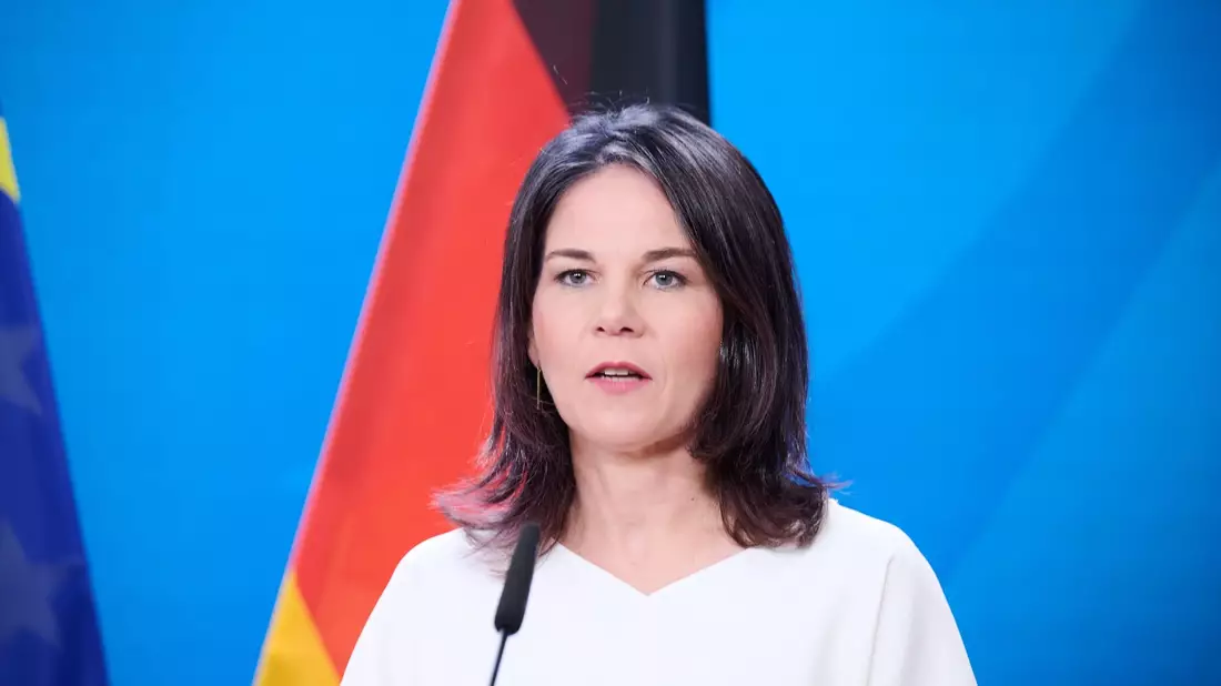 Bundesaußenministerin Annalena Baerbock verteidigt die Ausgaben für ihre Visagistin. - Bild: Annette Riedl/dpa