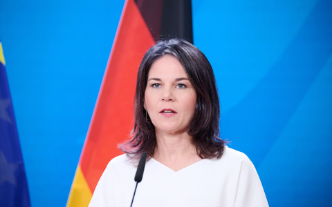 Bundesaußenministerin Annalena Baerbock verteidigt die Ausgaben für ihre Visagistin. - Foto: Annette Riedl/dpa