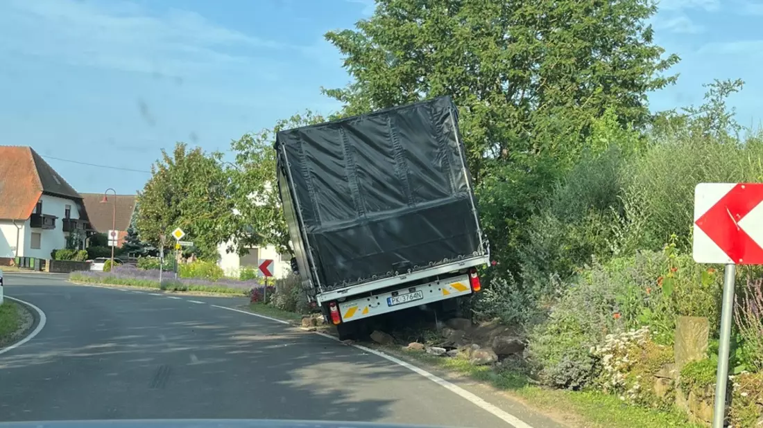 POL-PDLD: Verkehrsunfall unter Alkoholeinfluss verursacht und dann schlafen gelegt - Bild: presseportal.de