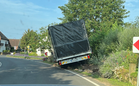POL-PDLD: Verkehrsunfall unter Alkoholeinfluss verursacht und dann schlafen gelegt - Foto: presseportal.de