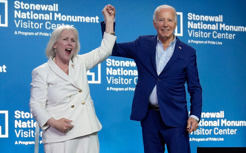 Joe Biden und Kirsten Gillibrand in New York: «Er ist der Beste!», sagt die Senatorin. - Foto: Evan Vucci/AP
