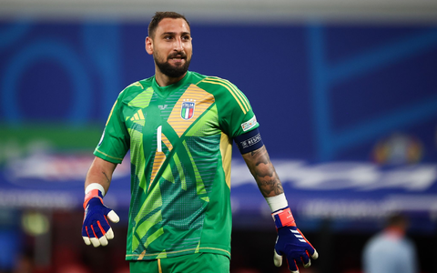 Italiens Torhüter Gianluigi Donnarumma reagiert auf dem Platz. - Foto: Jan Woitas/dpa