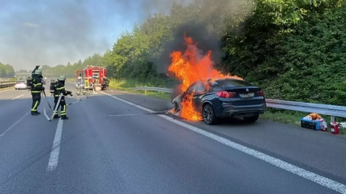 FW-DO: Fahrzeugbrand auf A2 - Bild: presseportal.de