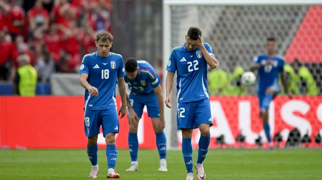 Die Italiener spielten schwach und schieden aus. - Bild: Robert Michael/dpa