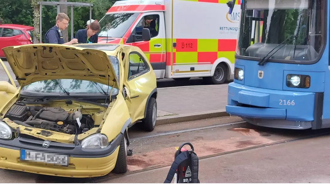 FW-M: Frau bei Unfall schwer verletzt (Bogenhausen) - Bild: presseportal.de