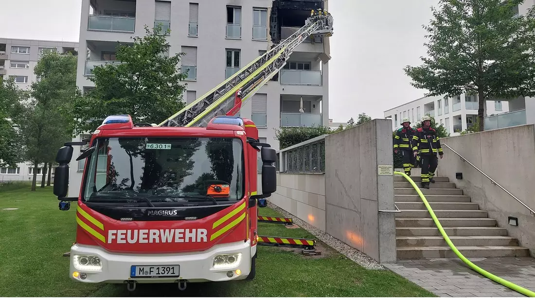 FW-M: Hoher Sachschaden nach Brand (Allach-Untermenzing) - Bild: presseportal.de