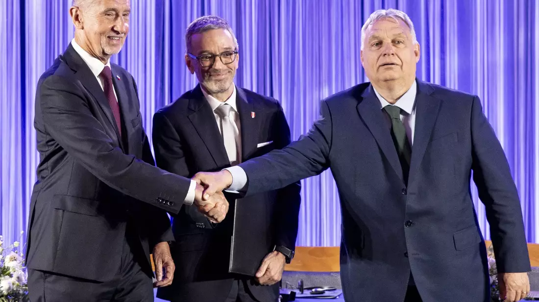 Orban will Rechtsaußenfraktion im EU-Parlament schaffen - Bild: Tobias Steinmaurer/APA/dpa