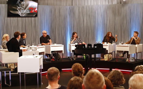 Die Jury diskutiert bei dem renommierten Literaturwettbewerb in Klagenfurt. - Foto: Gerd Eggenberger/APA/dpa
