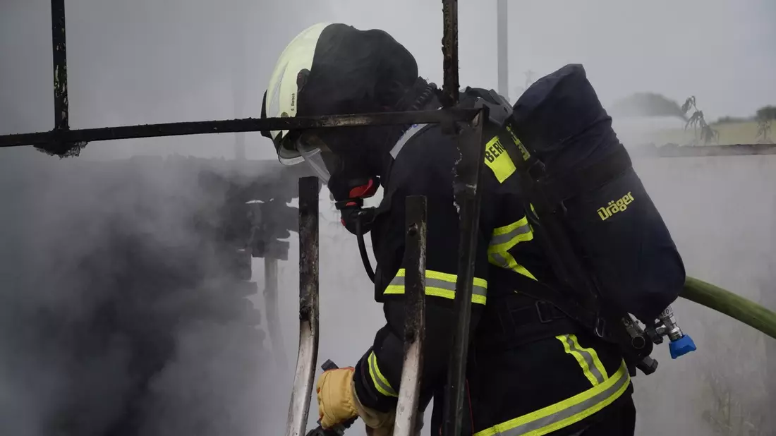 FW-MK: Brennender Pferdeanhänger - Bild: presseportal.de