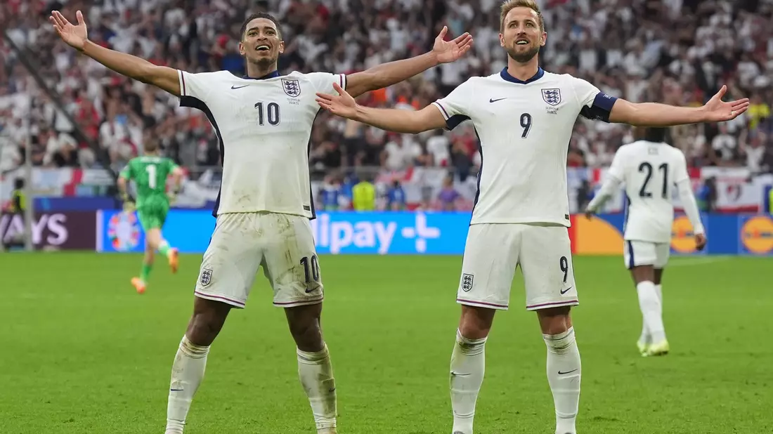 Jude Bellingham (l) und Harry Kane waren die Matchwinner für England gegen die Slowakei. - Bild: Marcus Brandt/dpa