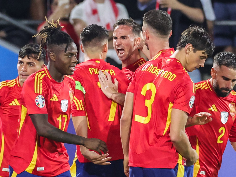 Erst nach hartem Kampf setzte sich Spanien gegen Georgien durch. - Foto: Rolf Vennenbernd/dpa
