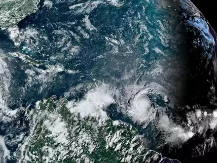 Hurrikan «Beryl» bewegt sich auf die Karibikinseln zu. - Foto: -/National Oceanic and Atmospheric Administration via AP/dpa
