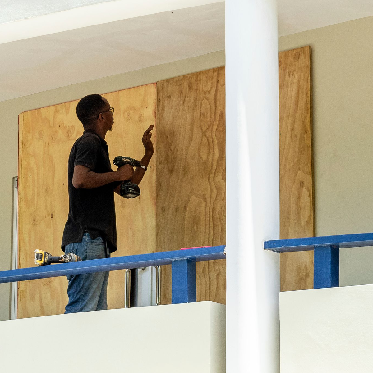 Die Insel St. Vincent und die Grenadinen bereiten sich auf den Hurrikan vor. - Foto: Lucanus Ollivierre/AP/dpa