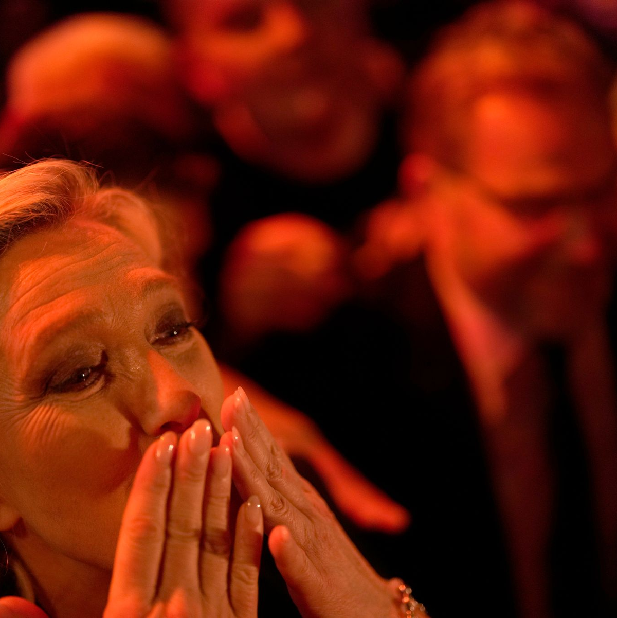 Anhänger des RN hoffen auf einen Regierungswechsel in Paris. - Foto: Thibault Camus/AP/dpa