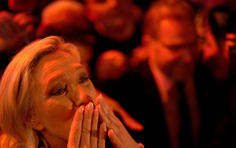Anhänger des RN hoffen auf einen Regierungswechsel in Paris. - Foto: Thibault Camus/AP/dpa