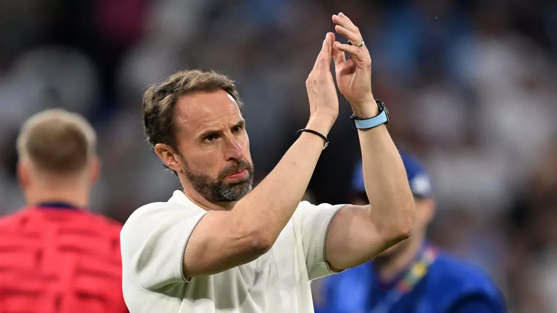 Die Engländer um Trainer Gareth Southgate setzten sich knapp gegen die Slowakei durch. - Bild: Bernd Thissen/dpa