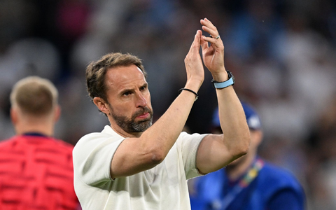 Die Engländer um Trainer Gareth Southgate setzten sich knapp gegen die Slowakei durch. - Foto: Bernd Thissen/dpa