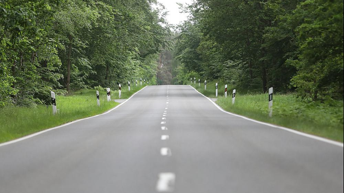 Landstraße (Archiv) - Foto: über dts Nachrichtenagentur