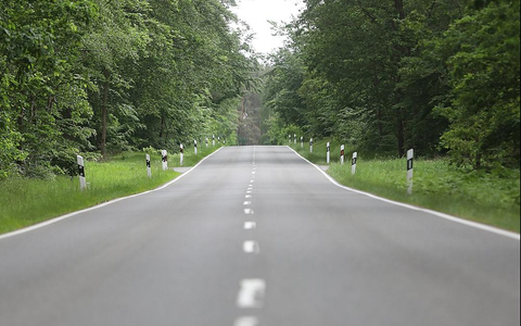 Landstraße (Archiv) - Foto: über dts Nachrichtenagentur