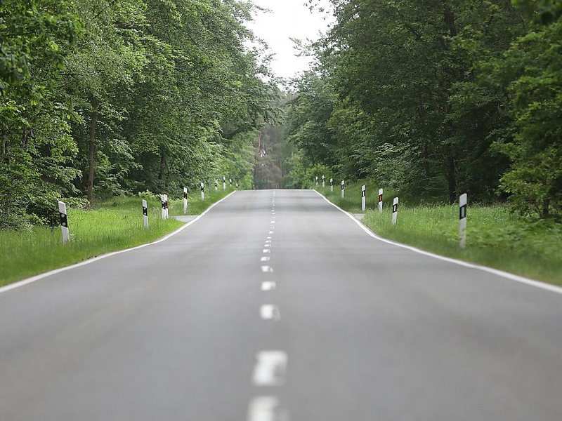 Landstraße (Archiv) - Foto: über dts Nachrichtenagentur