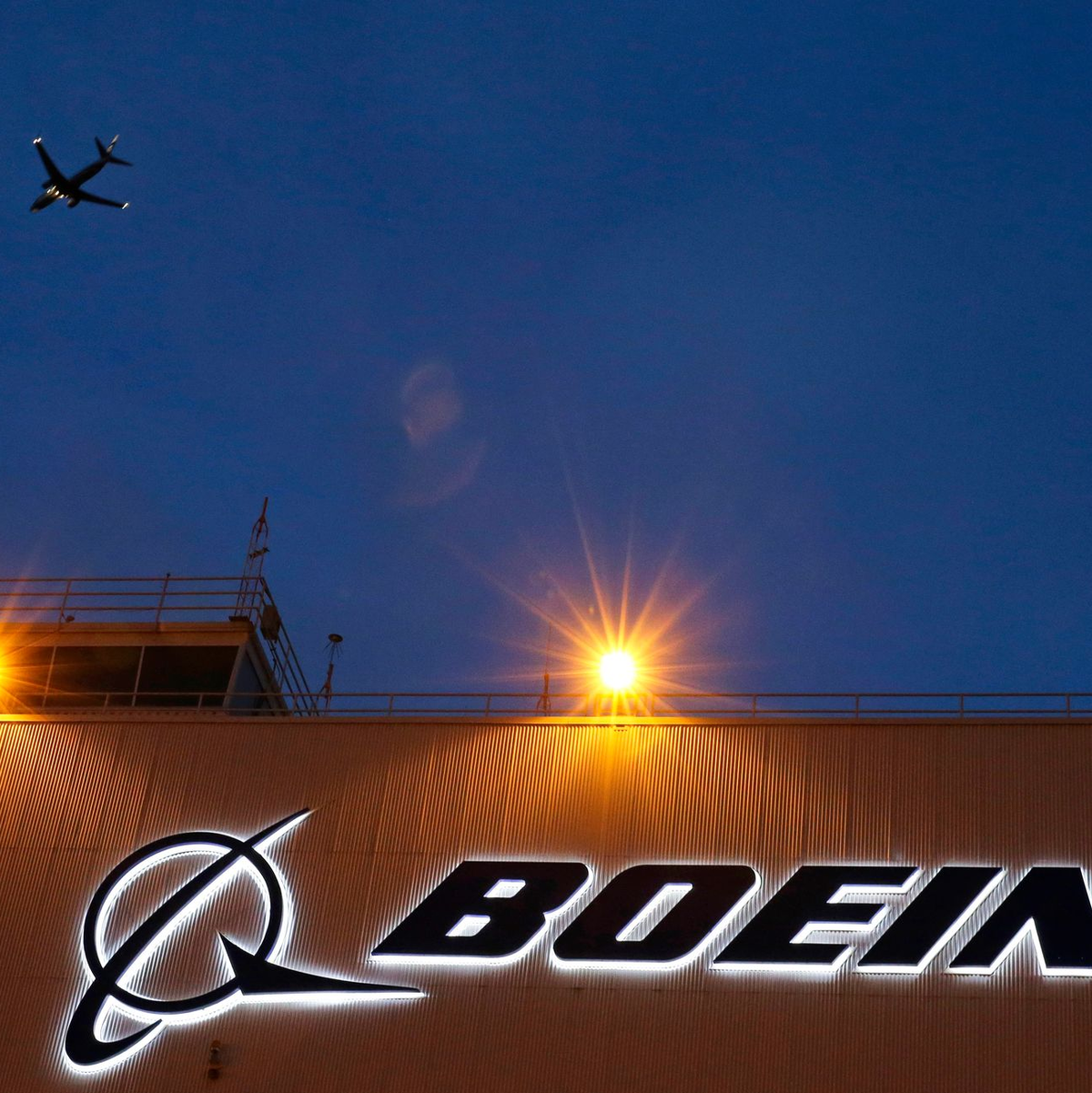 Boeing holt den Zulieferer Spirit zurück in den Konzern. - Foto: Ted S. Warren/AP/dpa