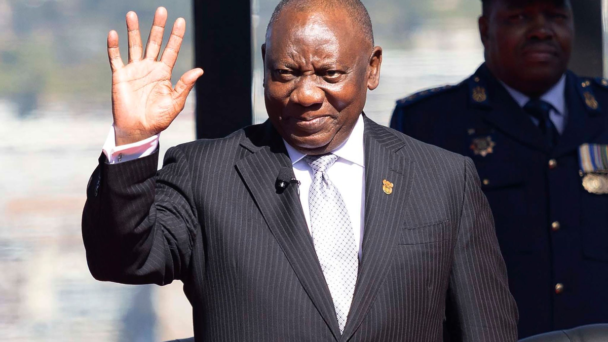 Südafrika hat ein neues Kabinett. Der ANC von Präsident Cyril Ramaphosa behält 20 von 32 Ministerposten. - Foto: Kim Ludbrook/Pool EPA/AP