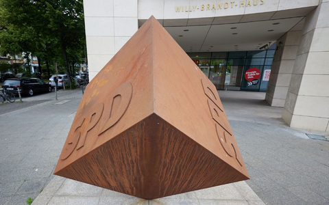 Linke SPD-Mitglieder wollen Kürzungen etwa im Sozialbereich abwenden (Archivbild). - Foto: Joerg Carstensen/dpa