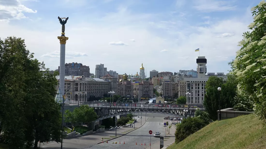 Hier gibt es bald einen neuen Nato-Job: Die ukrainische Hauptstadt Kiew - Bild: Friedemann Kohler/dpa