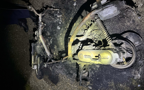 POL-DU: Beeckerwerth: Kleinkraftrad in Flammen - Kripo sucht Zeugen - Foto: presseportal.de