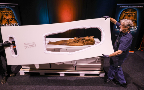 Die Ausstellung «Ramses & das Gold der Pharaonen» macht erstmals Halt in Deutschland. - Foto: Oliver Berg/dpa
