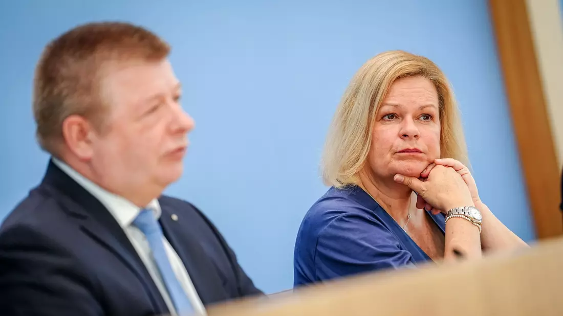 B - Bild: Kay Nietfeld/dpa
