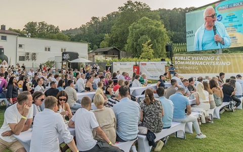 Pinot and Rock: Public Viewing Area und Kaiserstuhlbühne verschmelzen zur EM Party Zone - Foto: presseportal.de