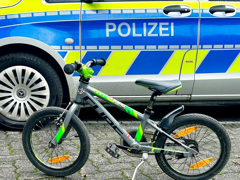 POL-SI: Graues Kinderfahrrad aufgefunden - Polizei sucht Besitzer - #polsiwi - Foto: presseportal.de