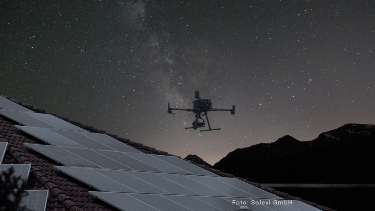 Solevi GmbH - Junges Unternehmen aus Reutlingen untersucht bundesweit Solaranlagen per Elektrolumineszenz-Fotografie - Foto: presseportal.de