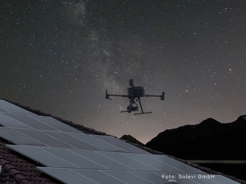 Solevi GmbH - Junges Unternehmen aus Reutlingen untersucht bundesweit Solaranlagen per Elektrolumineszenz-Fotografie - Foto: presseportal.de