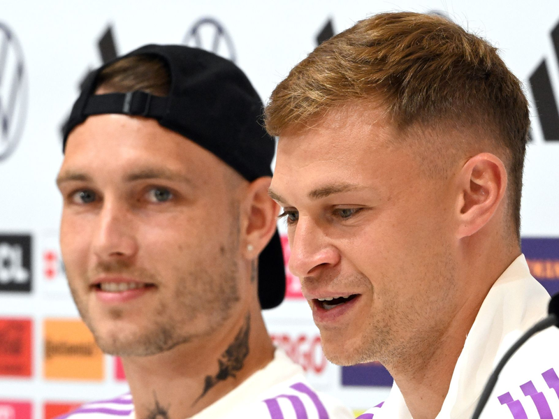 David Raum (l) und Joshua Kimmich haben Respekt vor den Spaniern. - Foto: Federico Gambarini/dpa