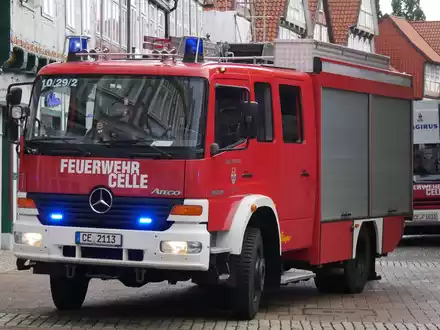 FW Celle: Zwei Küchenbrände mit Menschengefährdung gleichzeitig - Eine verletzte Person! - Foto: presseportal.de