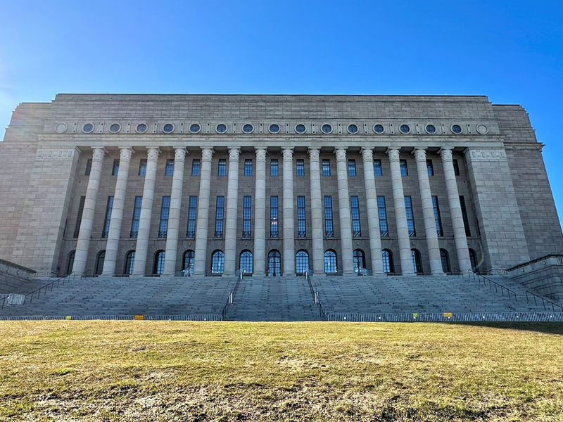 Billigung in Helsinki: Das finnische Parlament hat ein Verteidigungsabkommen mit den USA abgesegnet. - Foto: Steffen Trumpf/dpa