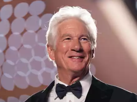 Hollywoodstar Richard Gere sieht im Altwerden einen natürlichen Prozess (Archivbild). - Foto: Scott A Garfitt/Invision/AP/dpa
